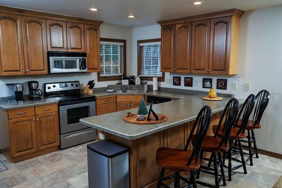 Birch Grove Cottage by Simple Life Rentals - B&B Fish Creek