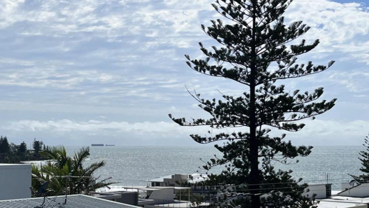 A Minutes Walk To The Beach! - B&B Caloundra