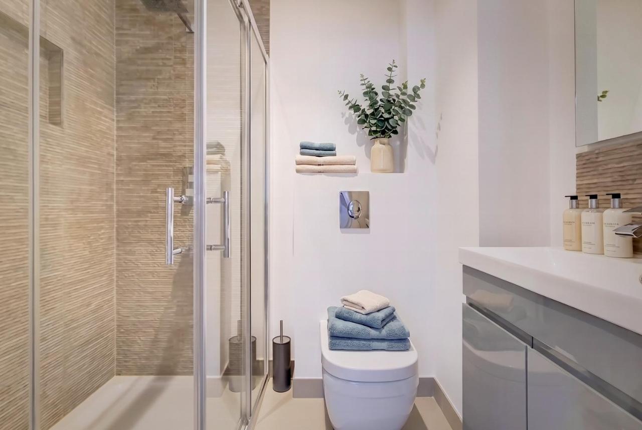 Hububb Steps from the Hyde Park with Terraces and Cool AC - B&B Londra