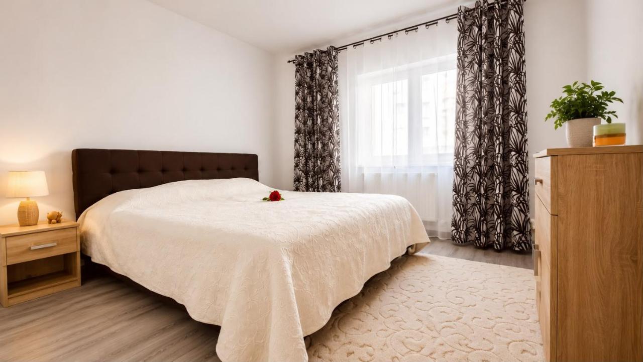 2 Rooms Apartment - Self Check-In - near Carolina Mall - B&B Alba Iulia