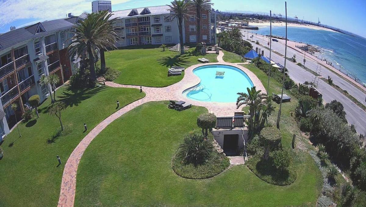 Brookes Hill Suites Sea View Apartment 221 - B&B Port Elizabeth