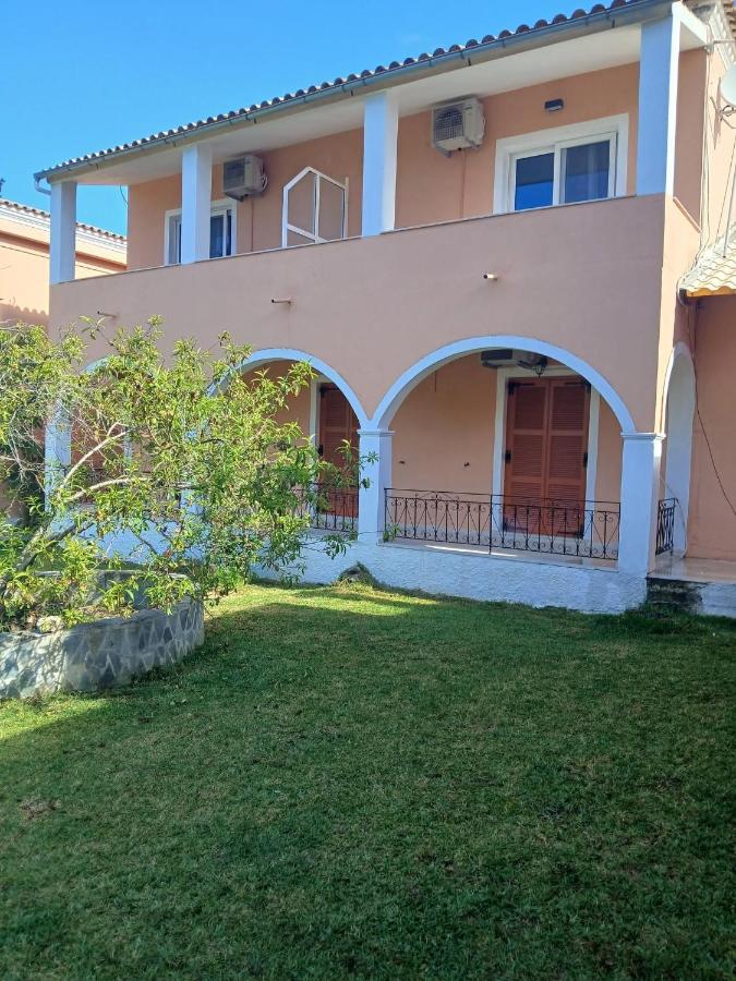 ντορα στουντιο - B&B Agios Geórgios Págon