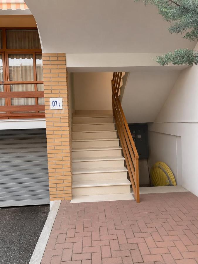 Giardino Seaside Apartment - Chambres d'hôtes Durrës