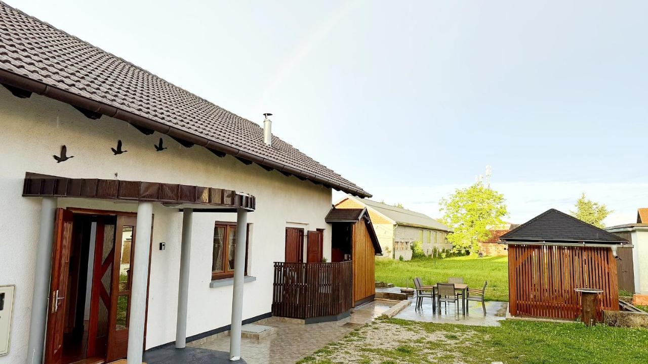 Casa Dijana - a quiet house with a garden near the spa - Chambres d'hôtes Dobova