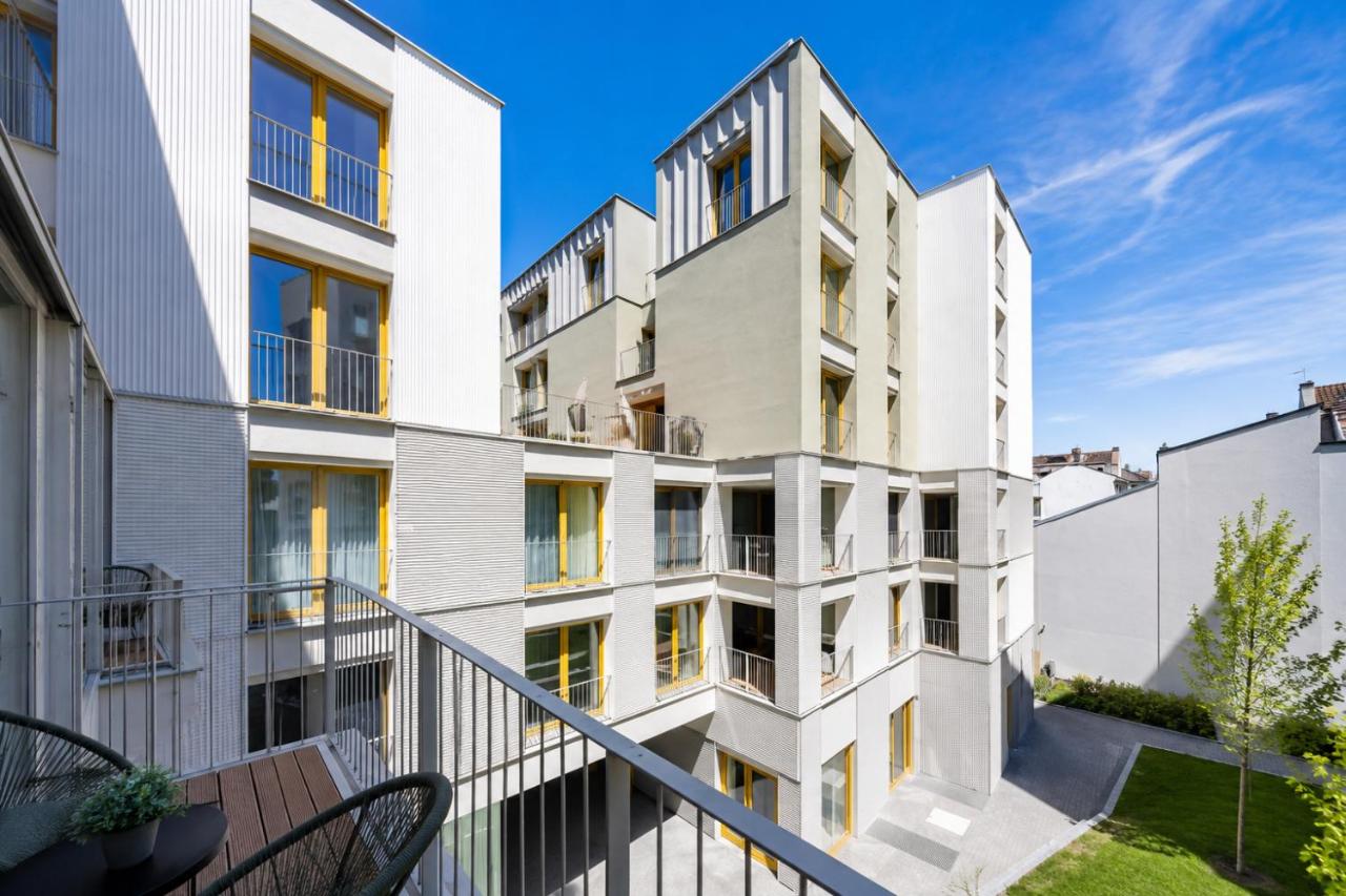 Urban Spaces 3 Victoriei new building with parking and security - B&B Bucharest