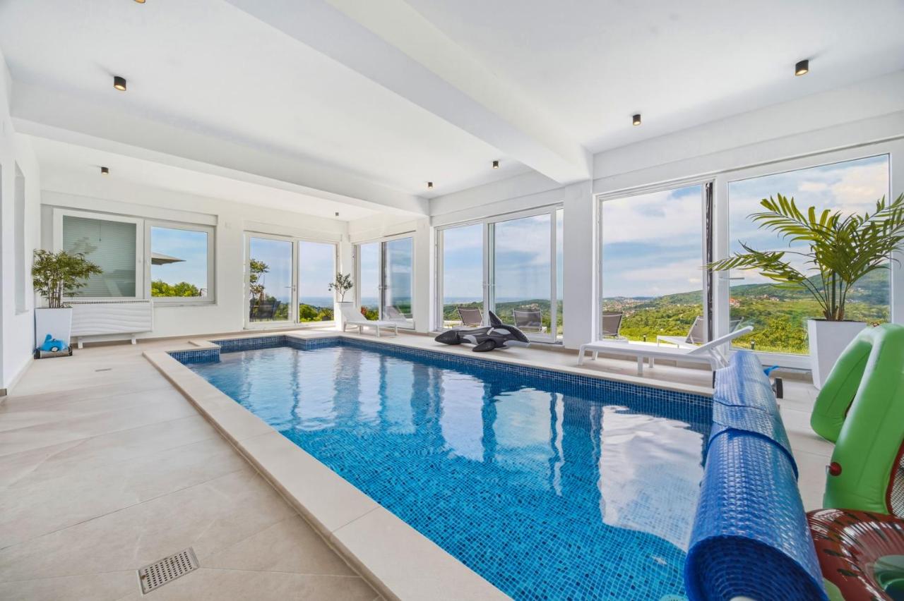 Luxury Villa with Indoor Pool and Sauna - Ferienwohnung Zagreb