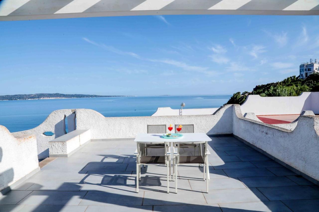 Luxury Beachfront Villa Kaleidos - Bed and Breakfast Calasetta