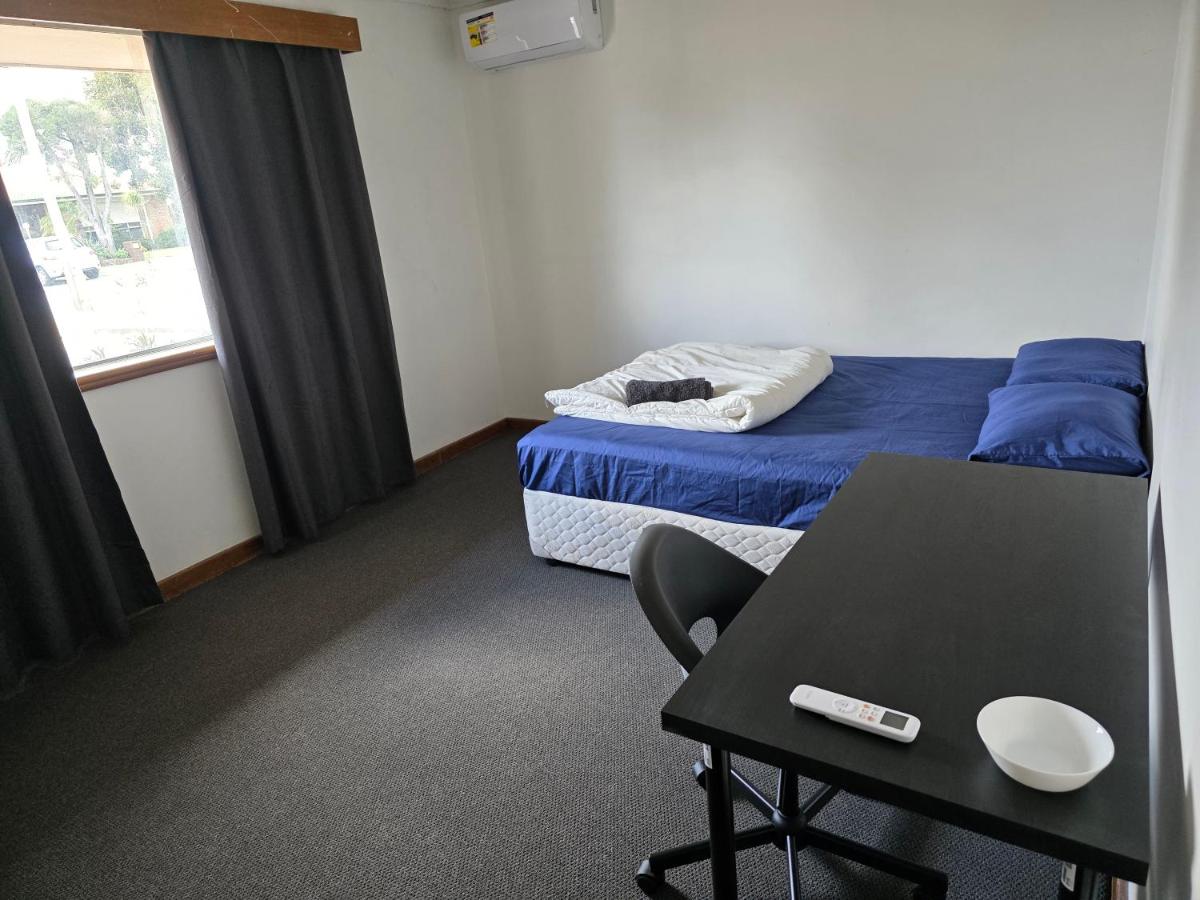 Room near Perth airport - Ferienwohnung Perth