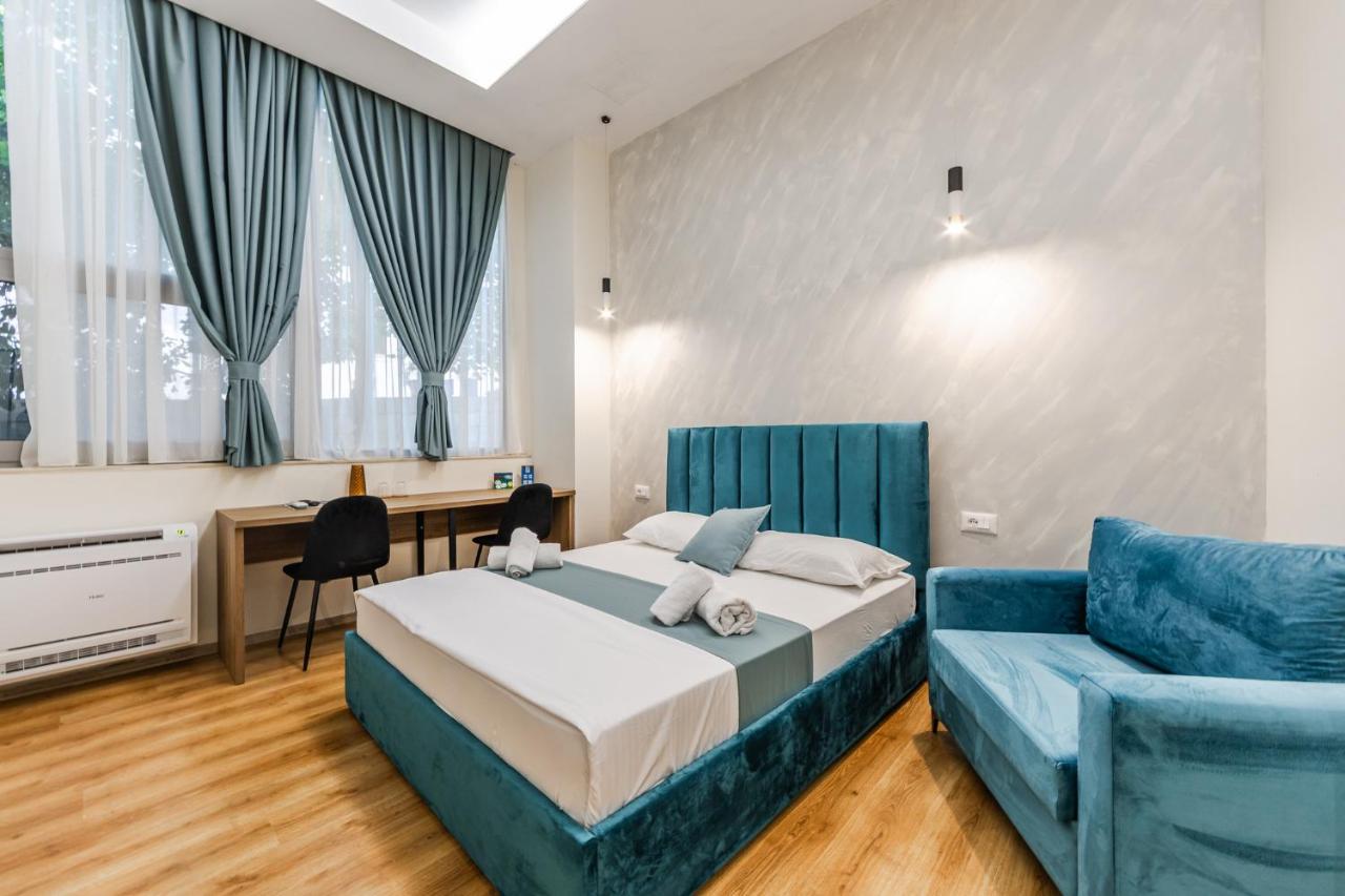 Palm Beachfront Suites by PS - Chambres d'hôtes Durrës