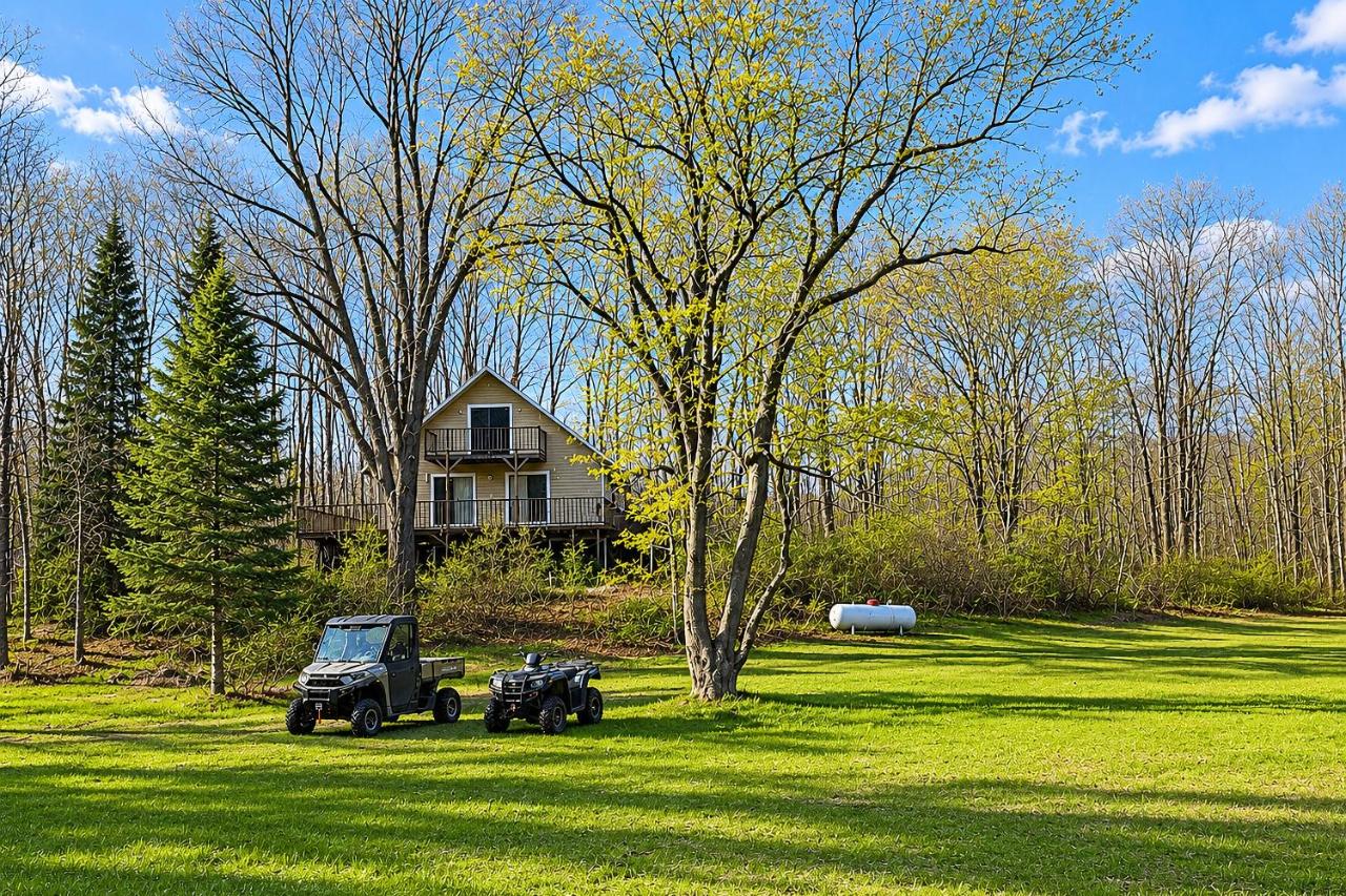 Classic Up North Cabin: Boat, Fish, ATV & Explore - B&B Harrison