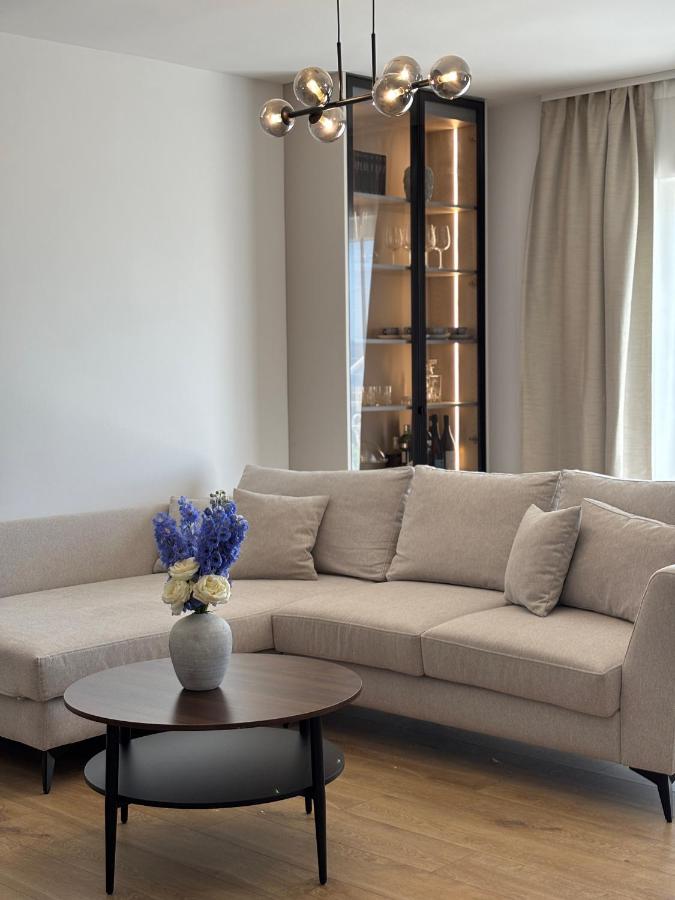 LARUS apartment - Bed and Breakfast Kaštel Lukšić