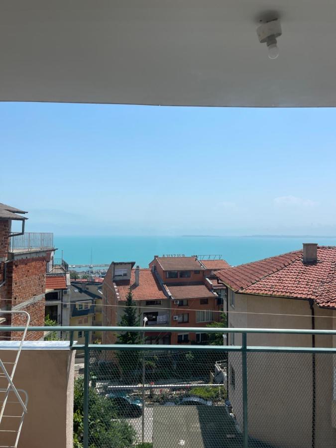 Comfortable apartment in Vlas - B&B Saint Vlas