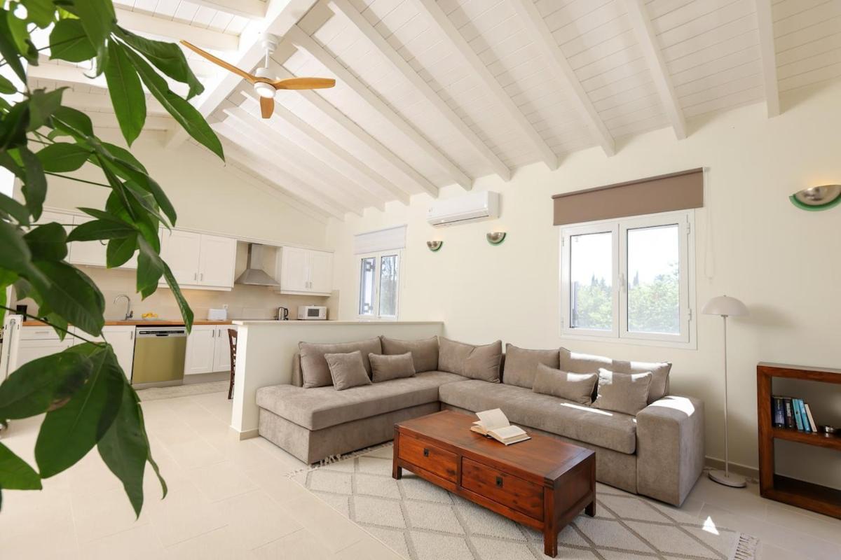 Villa Gallini by Corfu Stay Solutions - B&B Armenádes