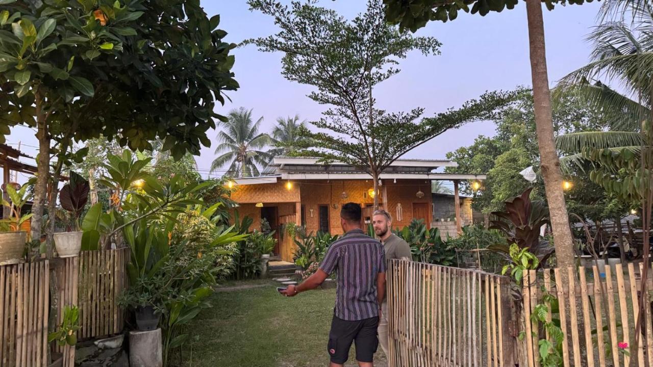 Local Garden Homestay - B&B Masbagik
