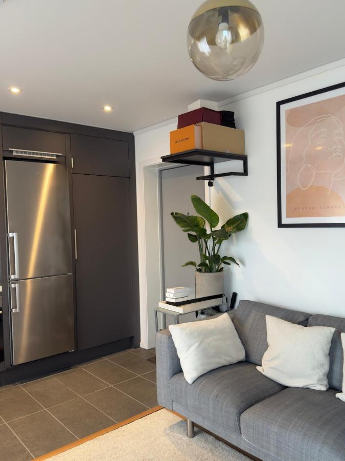 Modern cosy flat close to Stockholm city - B&B Stockholm