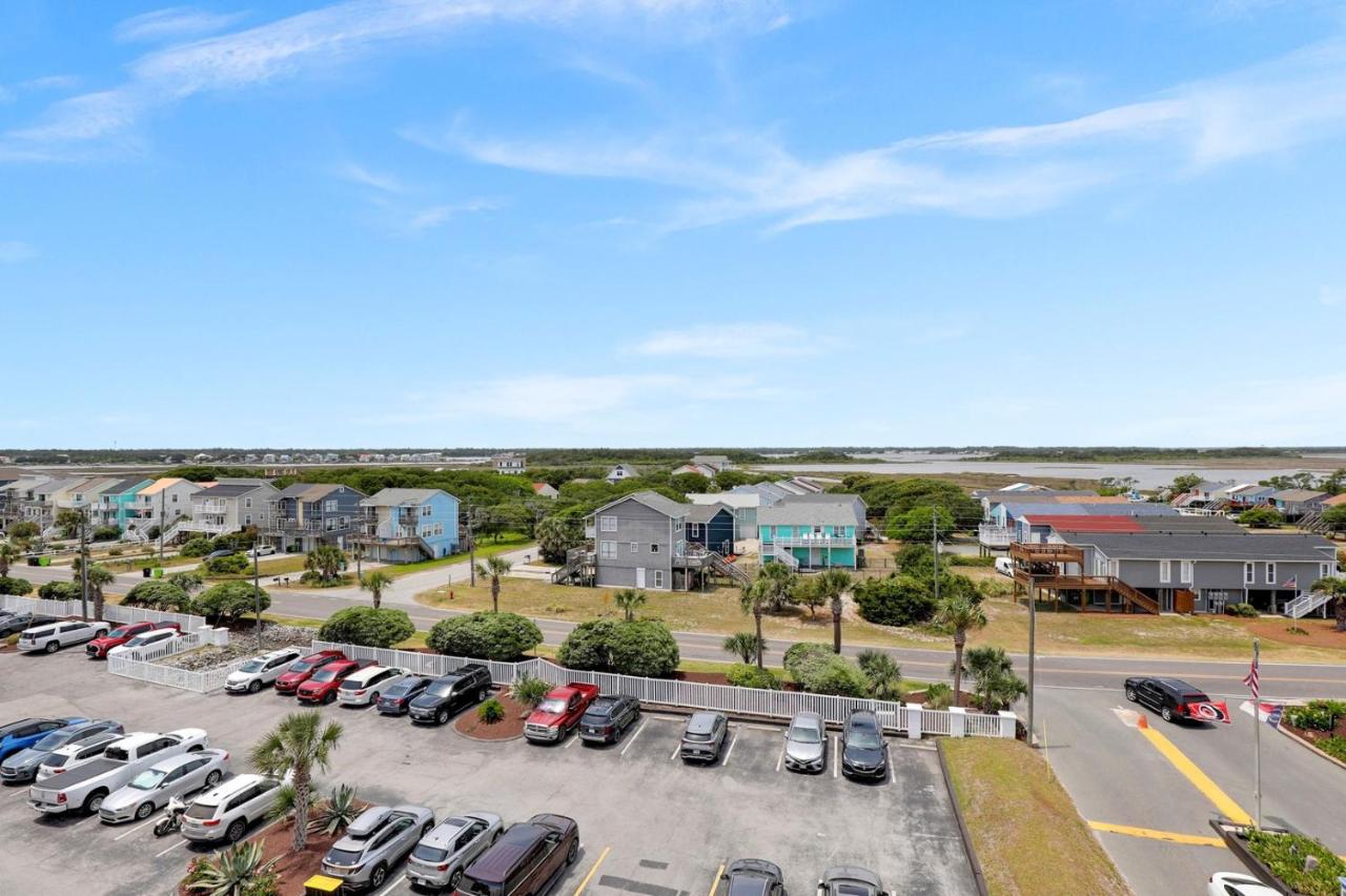 1 Bedroom Overlooking Atlantic Ocean and Swimming Pool - B&B North Topsail Beach