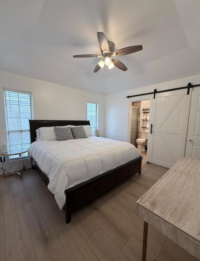 Beautiful 4 bedroom house in South Tyler - Chambres d'hôtes Tyler