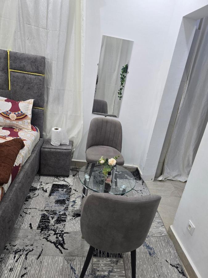 Chambre Studette Chic - Ouest Foire - B&B Dakar