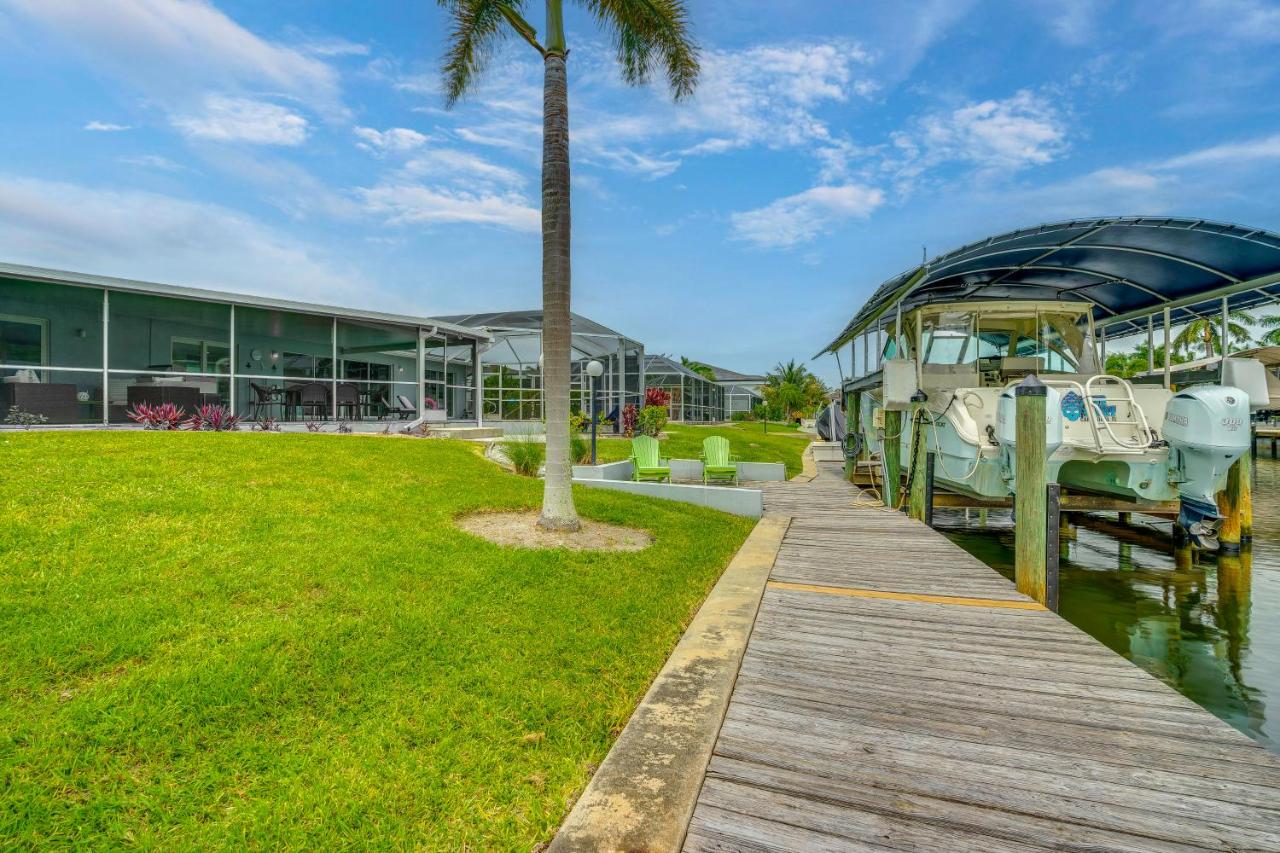 Canalfront Cape Coral Home with Dock & BBQ! - Ferienwohnung Cape Coral