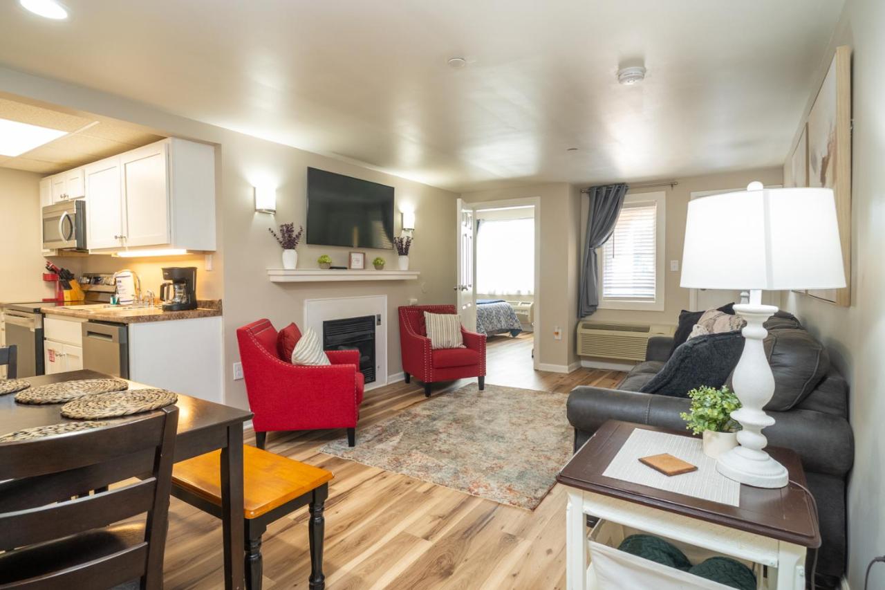 Beautiful Cozy Condo within walking distance to downtown Gatlinburg - B&B Gatlinburg