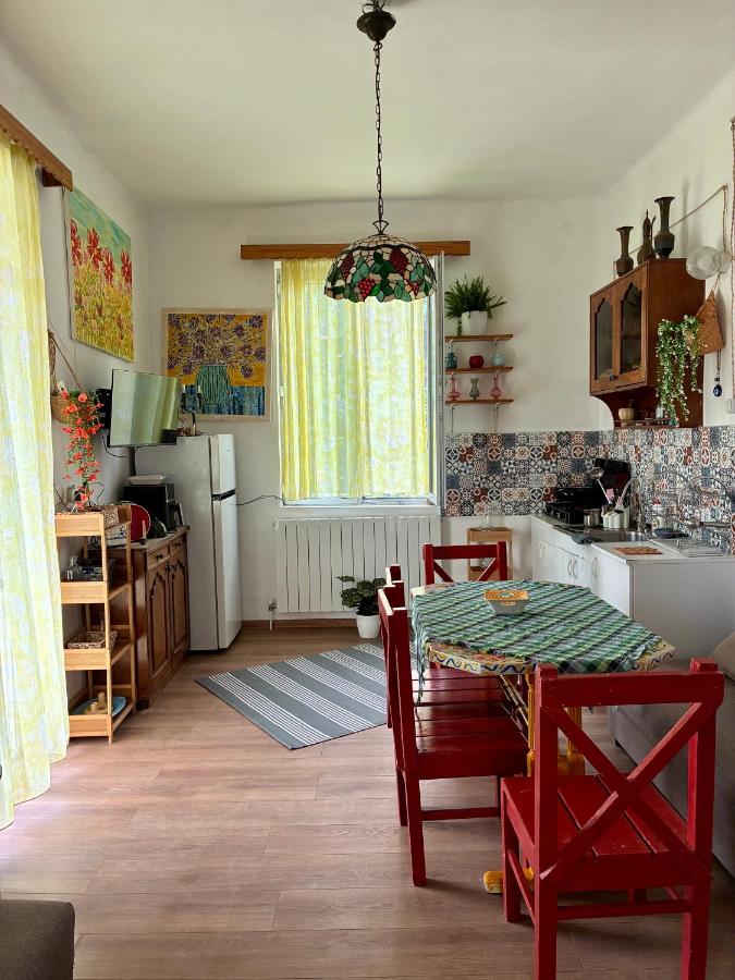 Almadovarhouse - Chambres d'hôtes Makhinjauri