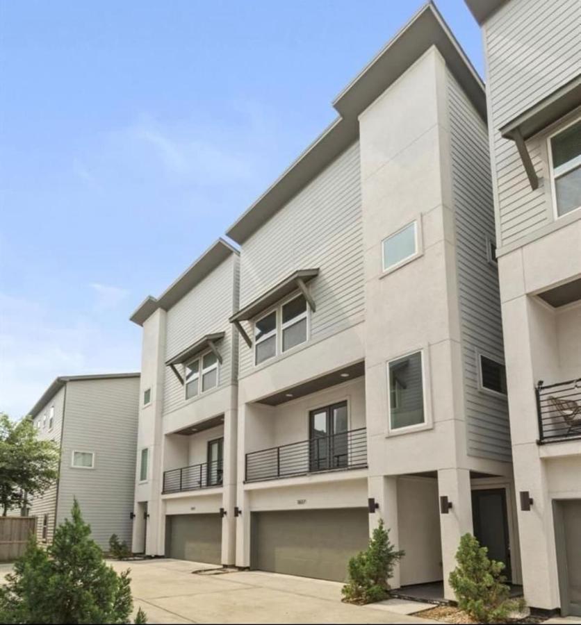 3BR Gated Townhome Near Med Center & Downtown - Chambres d'hôtes Houston