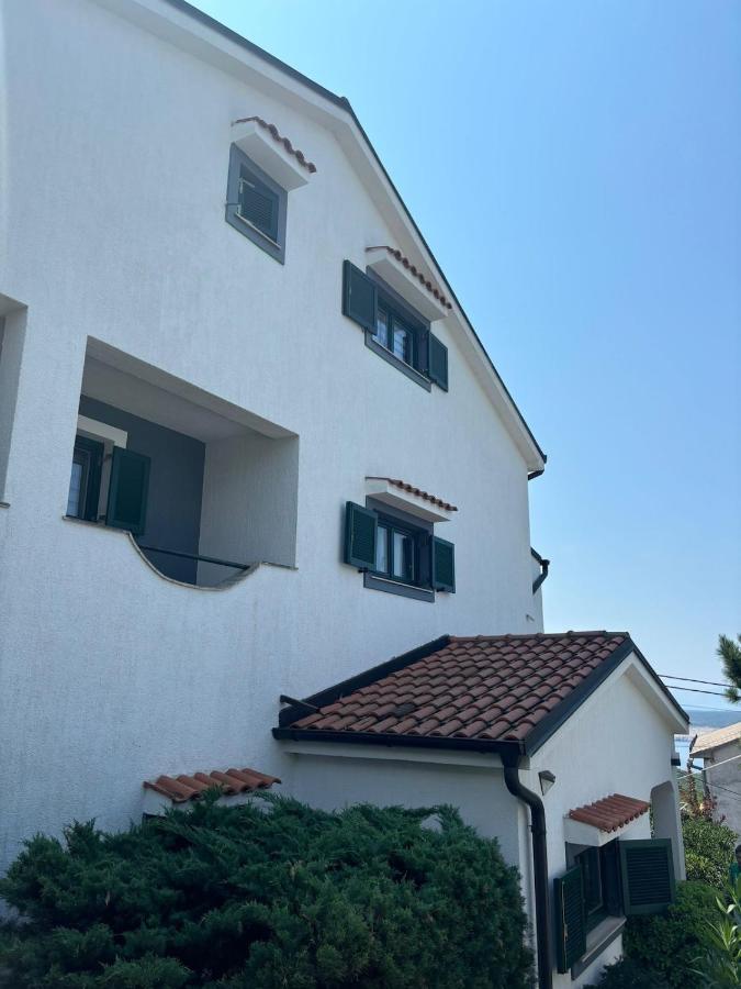 Holiday house Rigo with private pool, jacuzzi and sauna - Chambres d'hôtes Crikvenica
