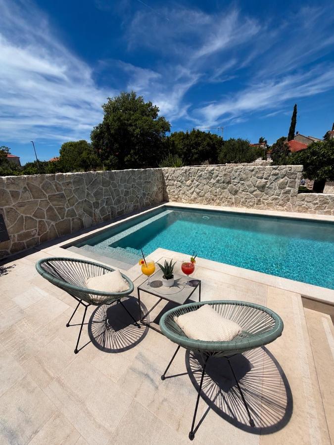 Villa Petra 2 Bedroom Apartments - B&B Čilipi