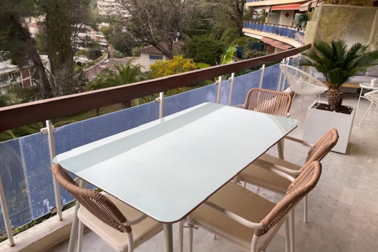 Apartment with terrace in Le Cannet Colline - B&B Le Cannet