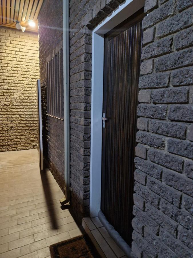 Private Ensuite Guest Suite 4km from Sandton City and Nelson Mandela Square - Ferienwohnung Johannesburg