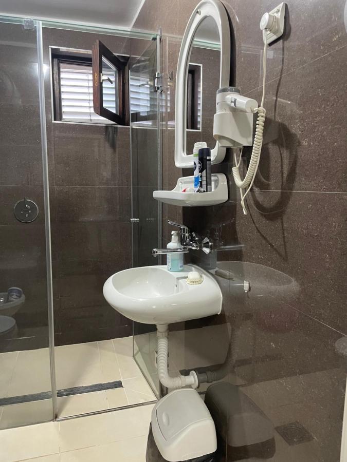 Appartamento con 2 Camere da Letto e Balcone
