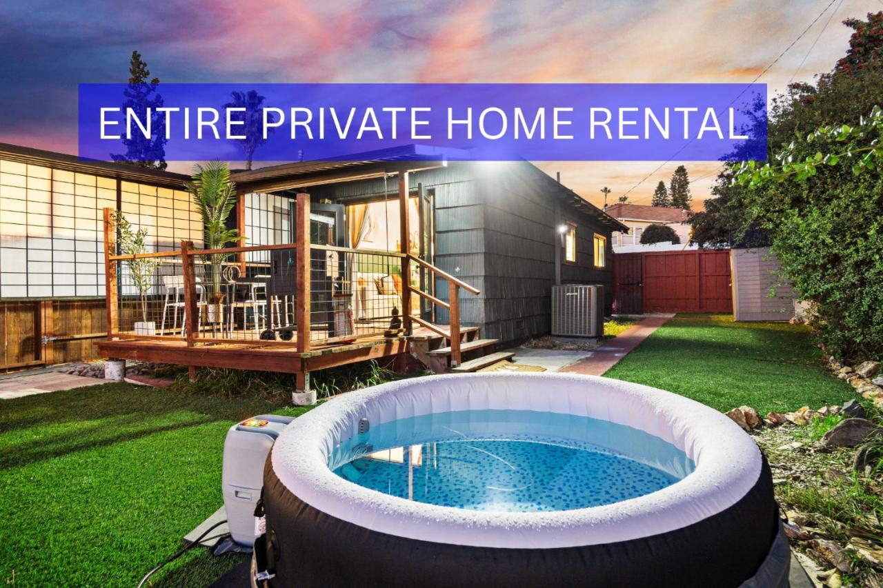 Entire Private Home with King Bed, Hot Tub, Parking, View, 1 Bedroom, 1 Bathroom, Available Now - Chambres d'hôtes San Diego