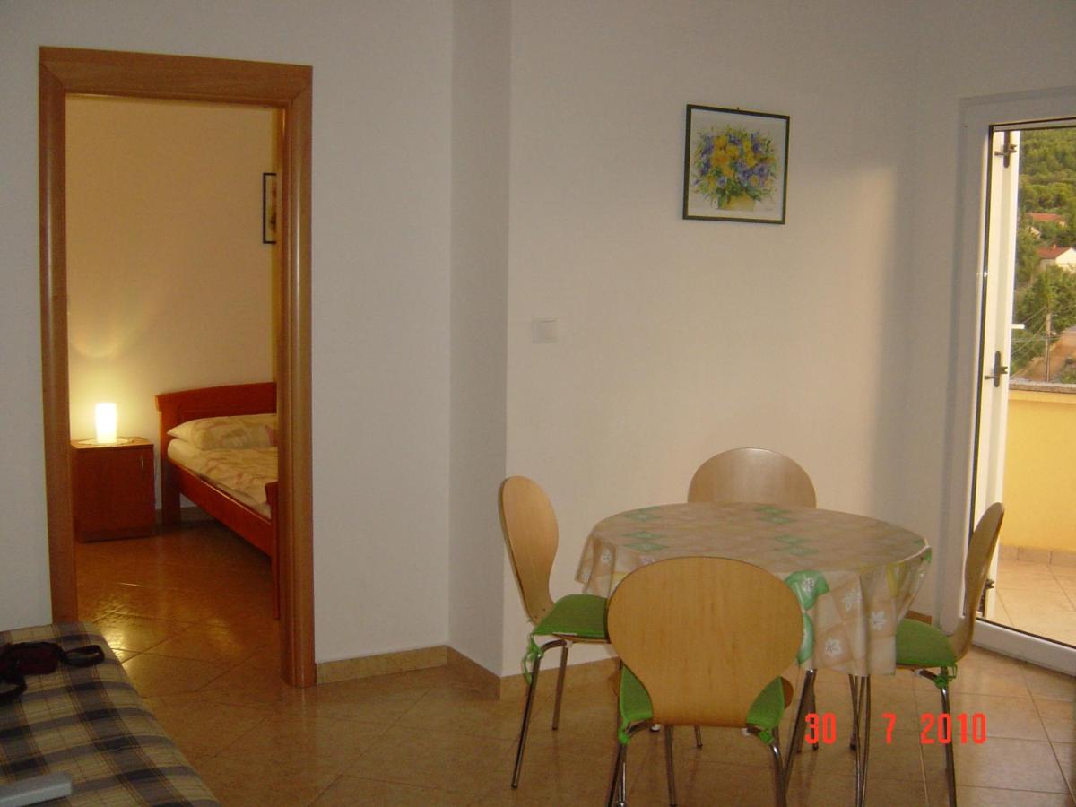 Apartamento con balcón