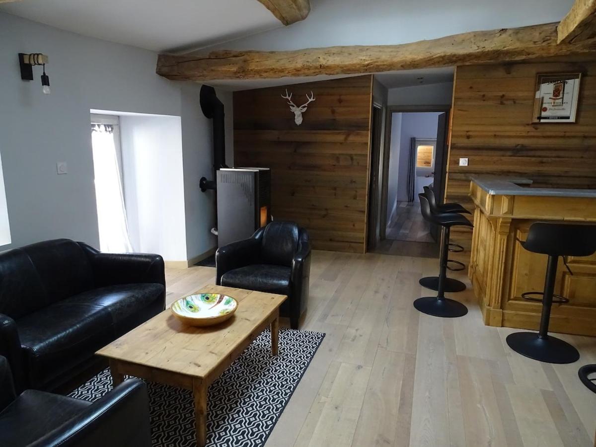 Large Family Home - Bed and Breakfast L'Abergement-de-Varey
