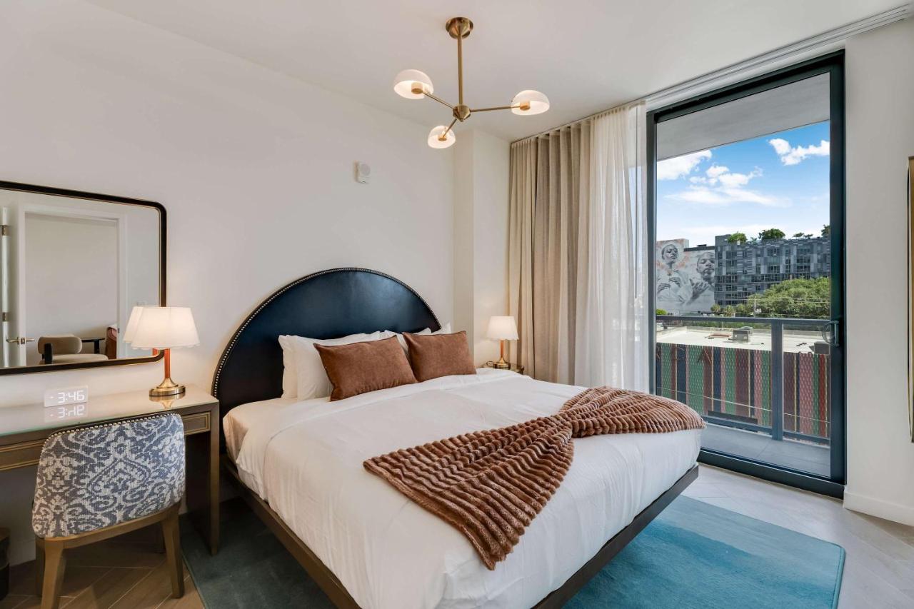 Wynwood Pad- Stylish Apt with View & Rooftop Pool - B&B Miami
