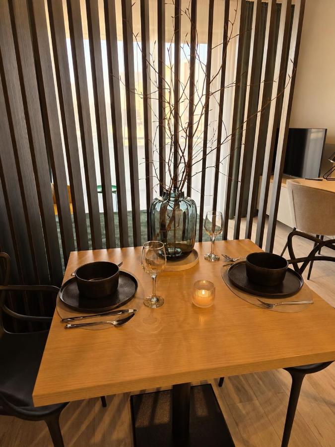 M&M1 studio apartment near center - free garage parking - AC - B&B Košice