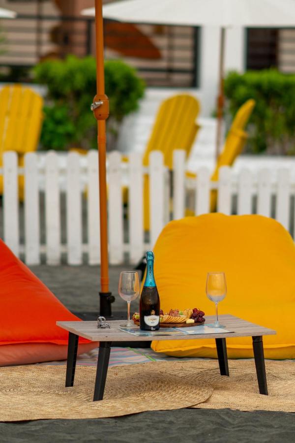 Zeusys Beach House 16 Pax,Beachfront,Pool,Garden - B&B Bacnotan