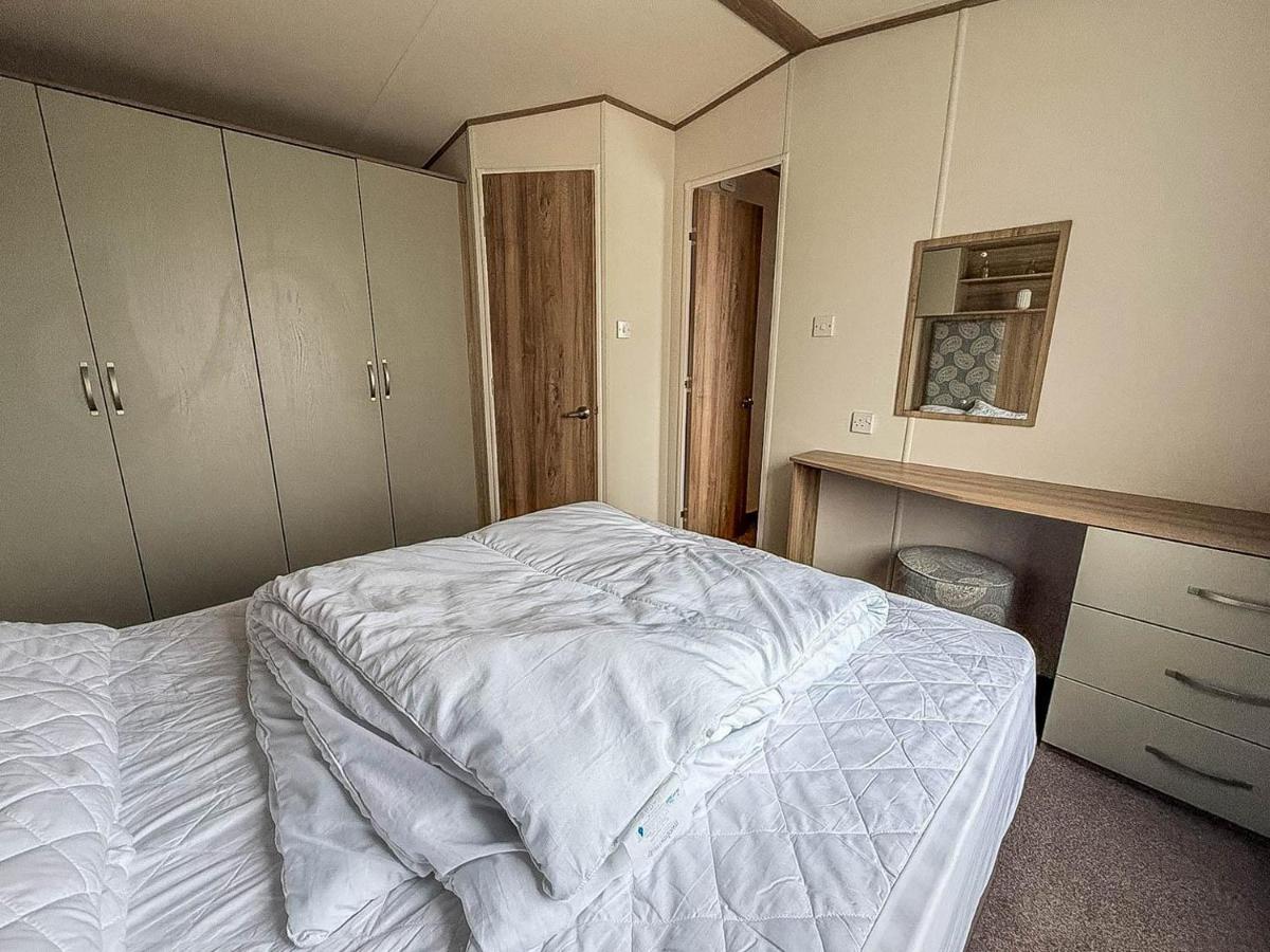 Homely 6 Berth Caravan At Belle Aire Holiday Park Ref 00044Ba - Bed and Breakfast Hemsby