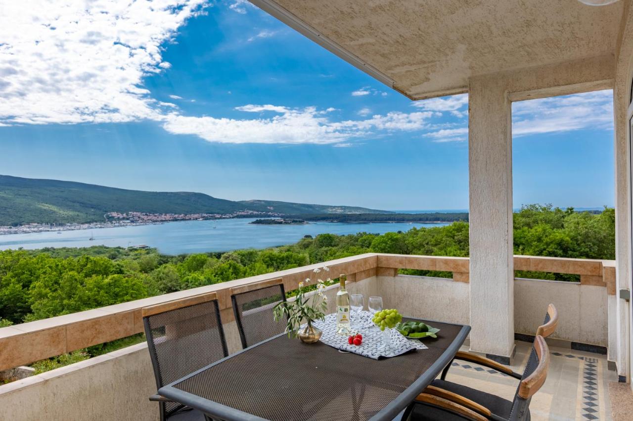 Apartman Izi Green s pogledom na more - B&B Kornić