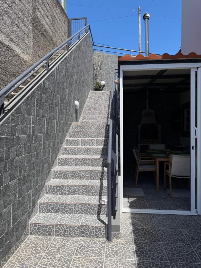 Cabo Girão Home with Sea Views and Hot Tub for 8 Guests - B&B Câmara de Lobos