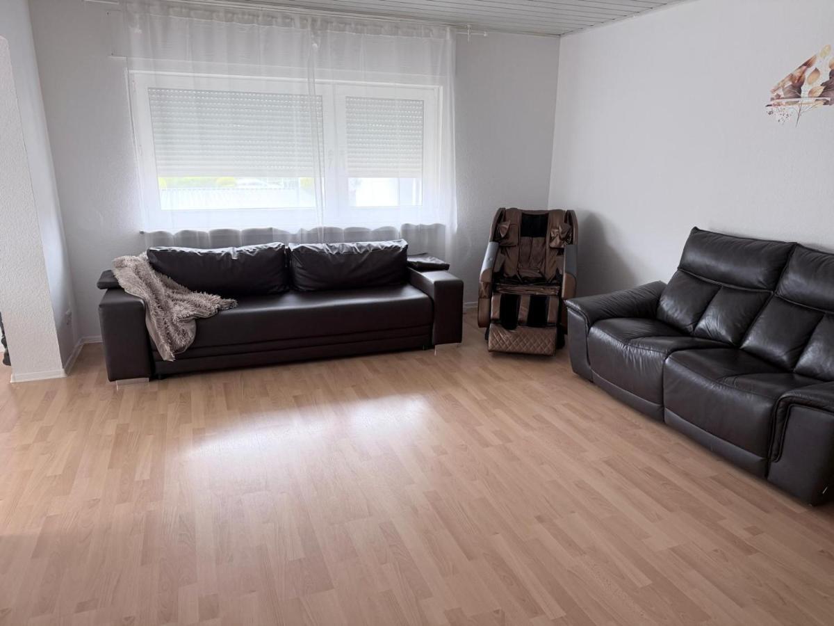 Cozy and Modern Apartment Your Home Away from Home - Chambres d'hôtes Lohra