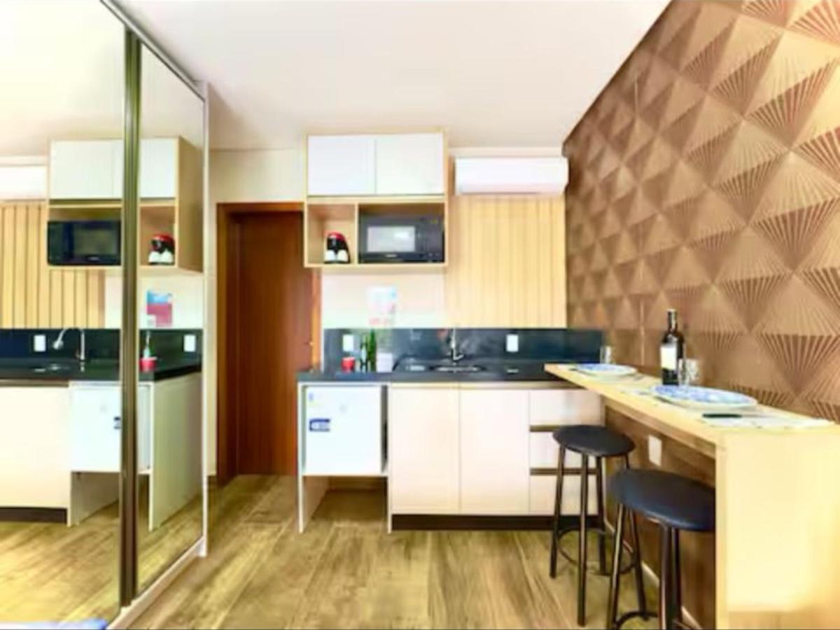Studio moderno com piscina 350m do mar - Bed and Breakfast Bugres