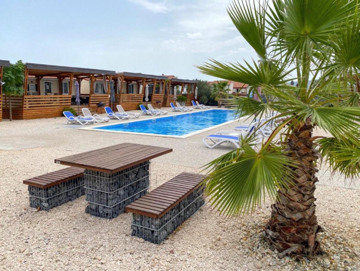 Mobilhome Nico - Camping Turanj with Pool - Chambres d'hôtes Turanj