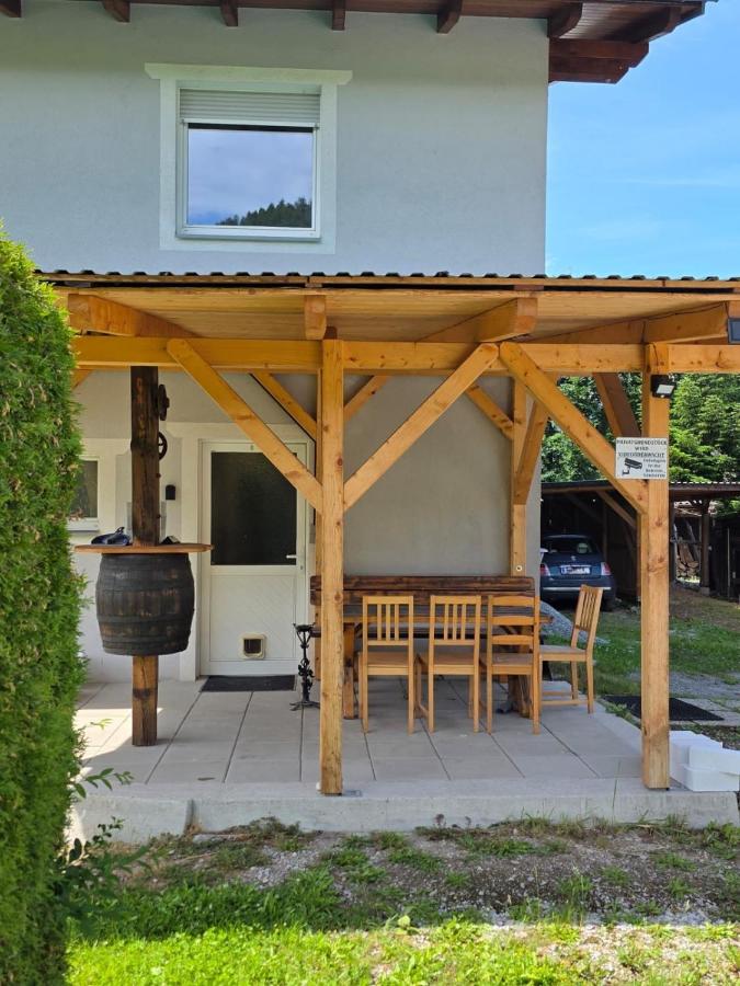 Benji's Apartment - Apartment im Grünen - Ferienwohnung Pötschach