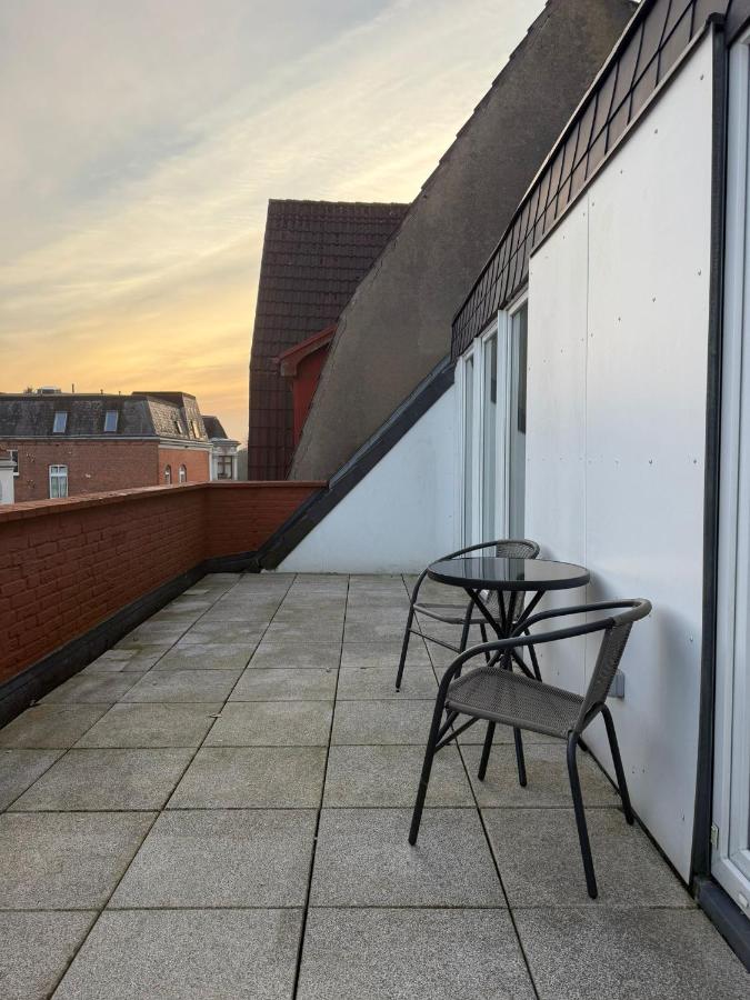 2 BR Apartment, 5 Singlebeds, near A7 Autobahn, Free Parking - Ferienwohnung Neumünster