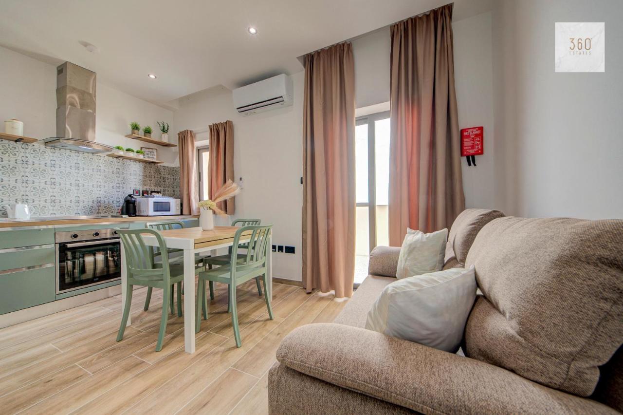 Sunny 2-Bedroom Maisonette Near St Pauls Bay and Northern Beaches - Chambres d'hôtes San Pawl il-Bahar