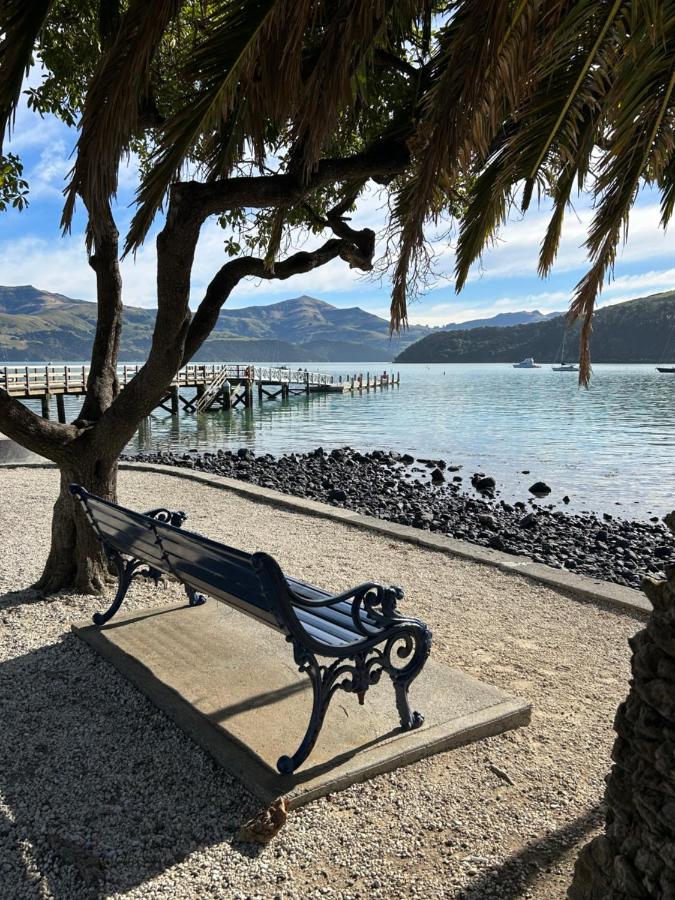 La Vue - Boutique Waterfront Apartment, Akaroa - B&B Akaroa