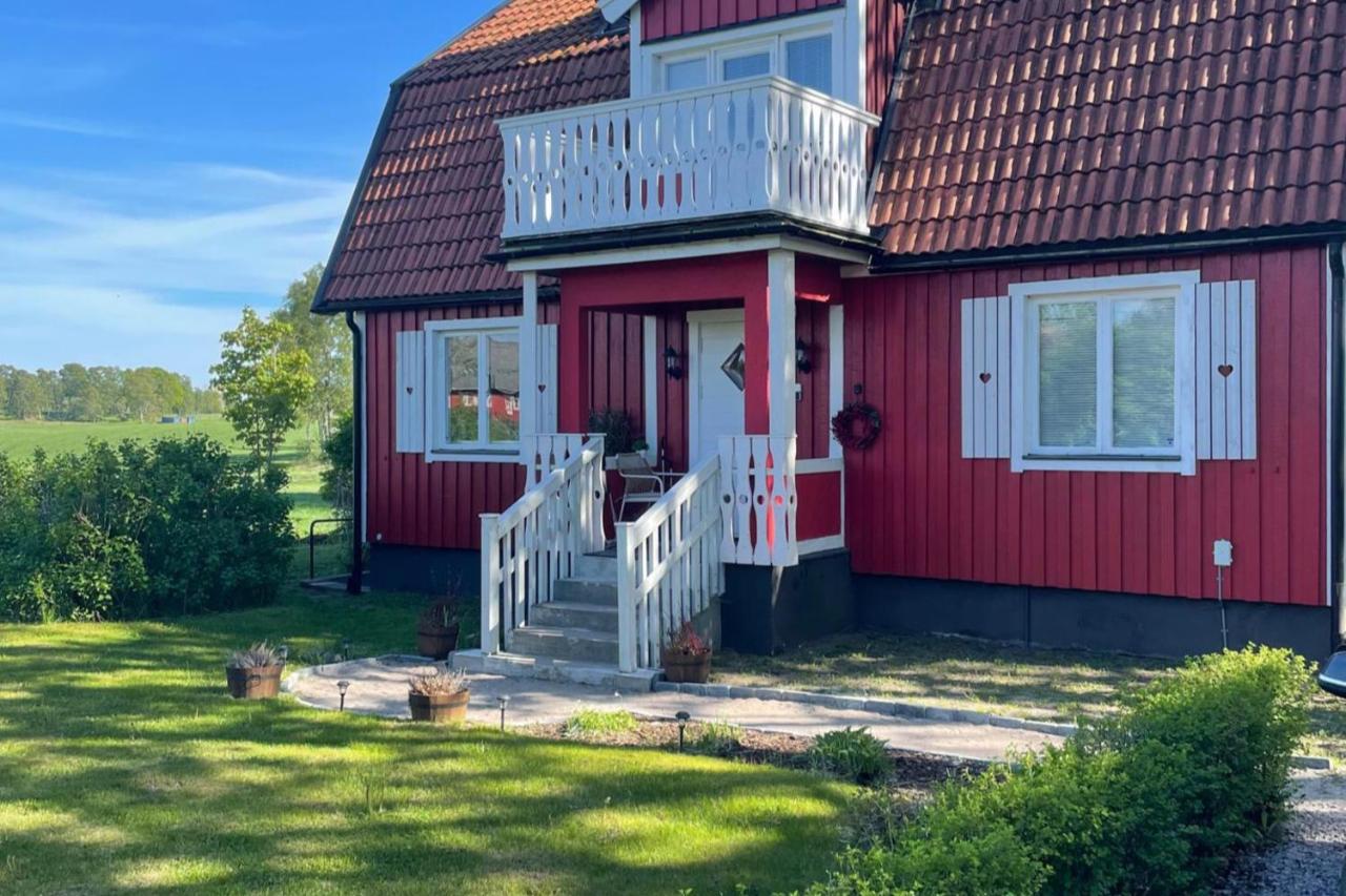 Swedish Cottage near a lake - B&B Vittsjö