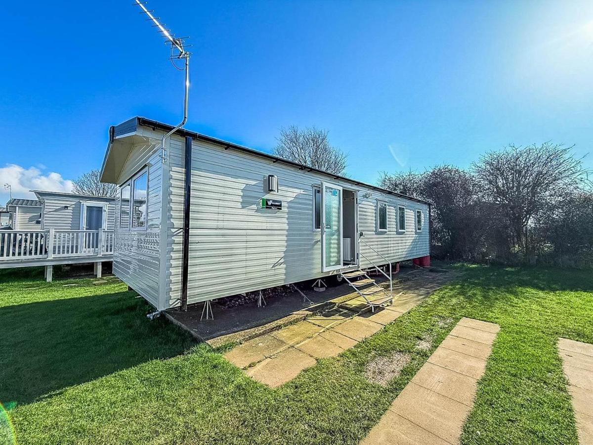 Lovely 8 Berth Caravan Ref 23028B - B&B Hunstanton