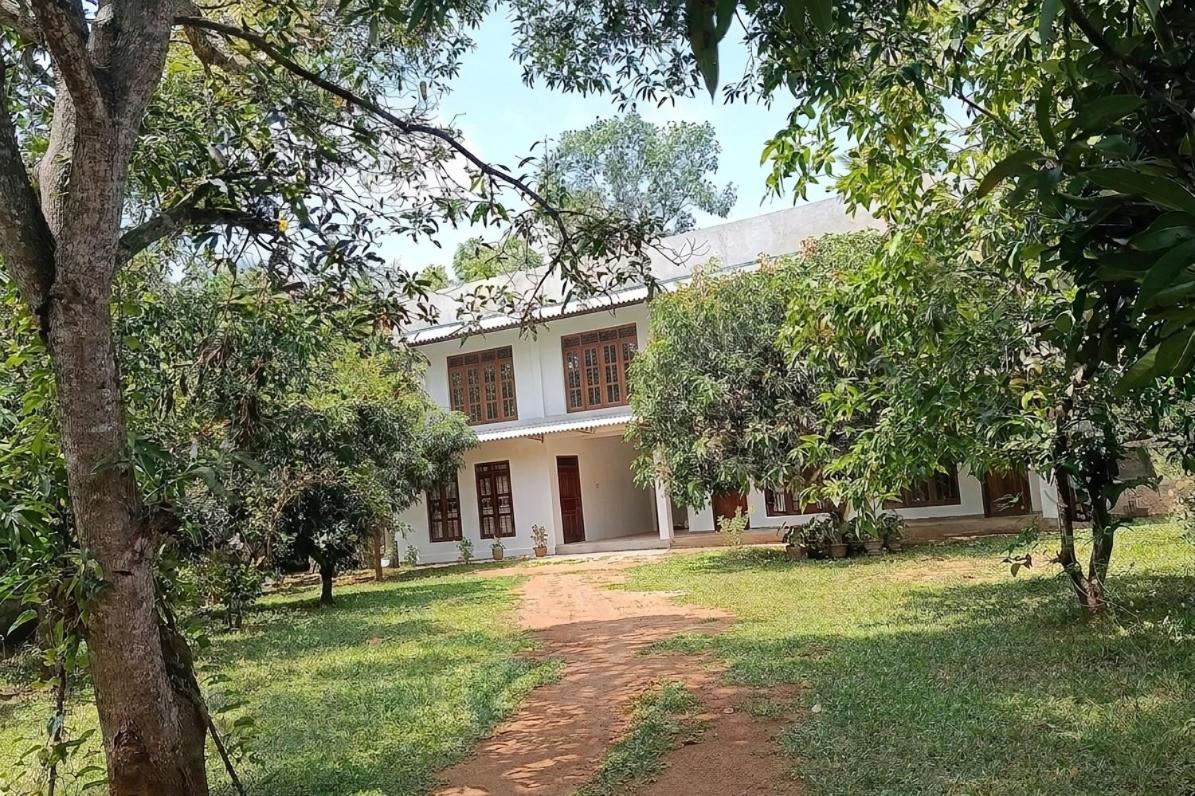 Grandbell Family Resort - B&B Anuradhapura